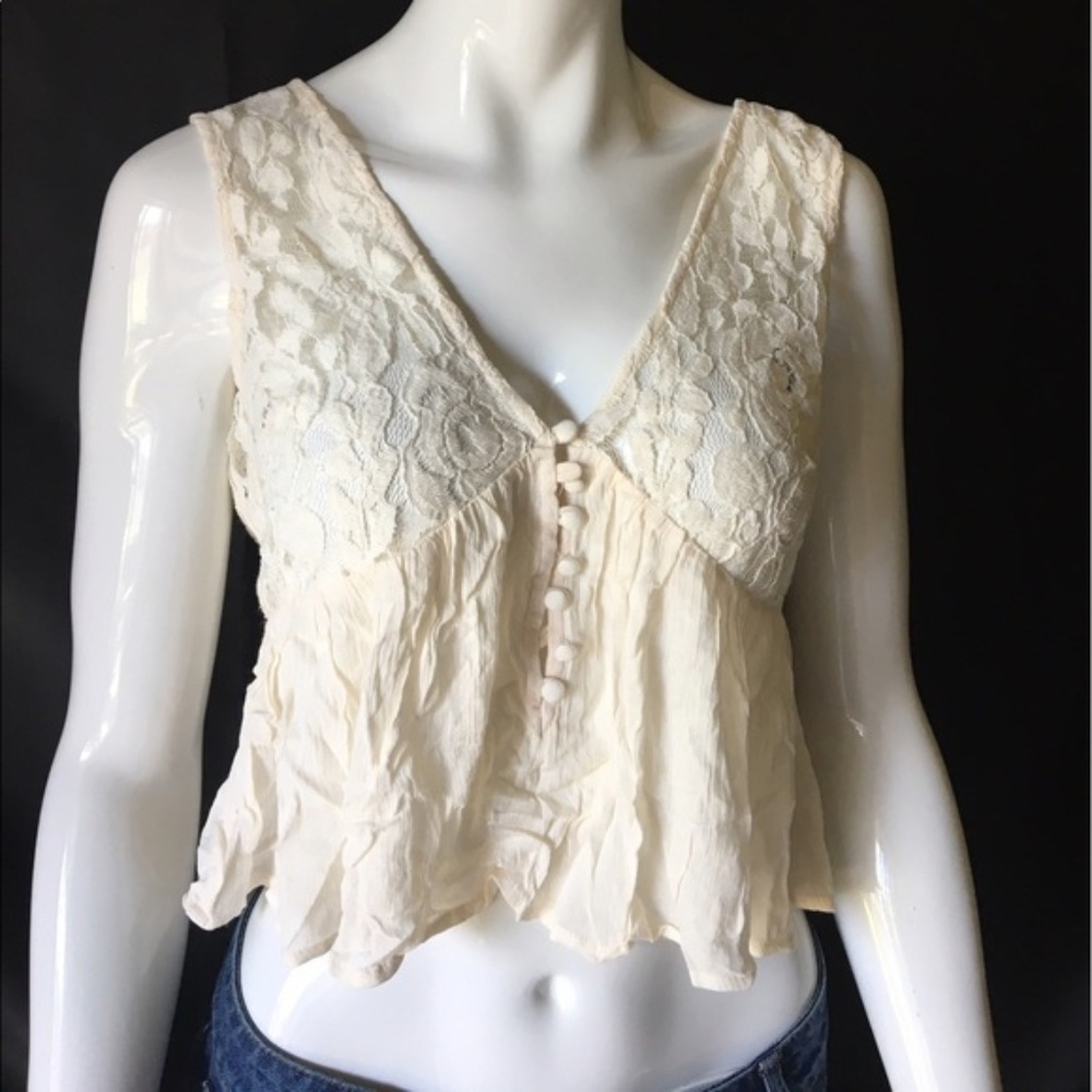 FLUTTER TOP S DELICATE LACE CROP TOP- CREAM